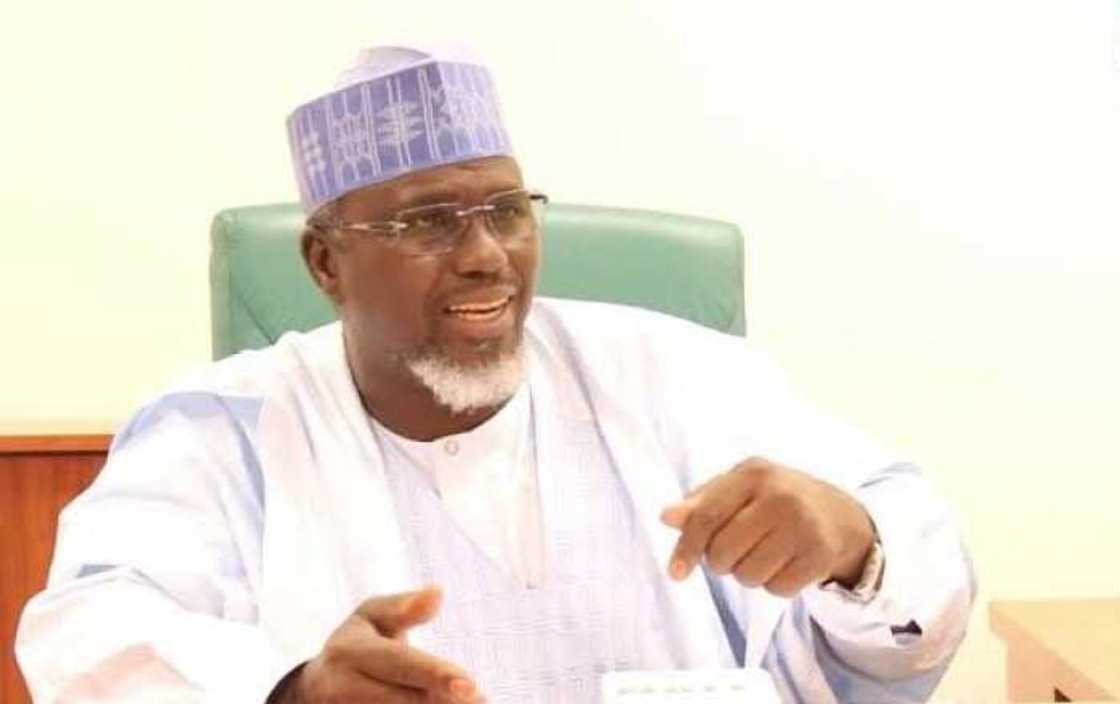 Wani dan majalisa ya harbe wanda ake zargin dan fashi da makami ne Wani dan majalisa ya harbe wanda ake zargin dan fashi da makami ne