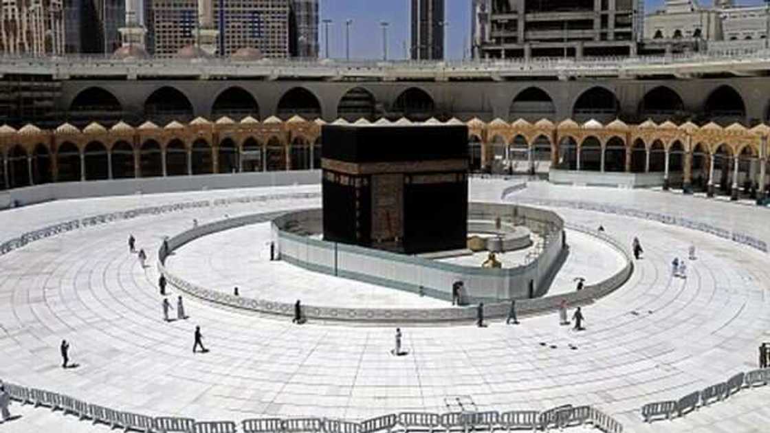 Saudiyya: Dole ne duk wanda zai zo aikin Hajji yayi allurar rigakafin COVID-19 Saudiyya: Dole ne duk wanda zai zo aikin Hajji yayi allurar rigakafin COVID-19