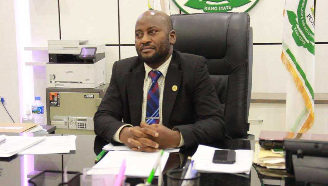 Gallazawa al'umma: Gwamnatin Ganduje ta yi ram da manajojin da ke kara farashin man fetur a Kano Gallazawa al'umma: Gwamnatin Ganduje ta yi ram da manajojin da ke kara farashin man fetur a Kano