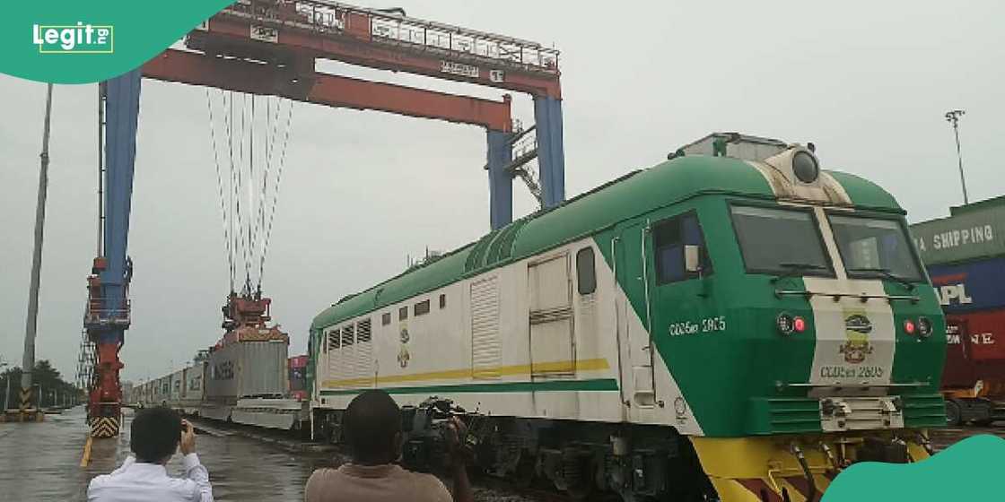 Apapa Train, Container movements