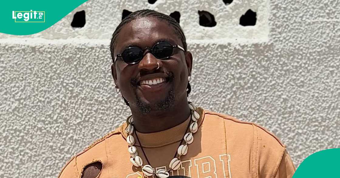 VDM body-shames Babiana in new video. VDM body-shames Babiana in new video.