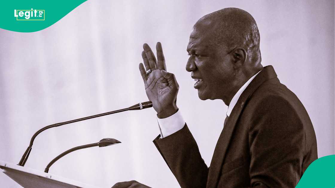 Jam'iyyar PDP ta tabbatar da rasuwar Sanata Lawrence, mataimakin gwamnan jihar Bayelsa Jam'iyyar PDP ta tabbatar da rasuwar Sanata Lawrence, mataimakin gwamnan jihar Bayelsa