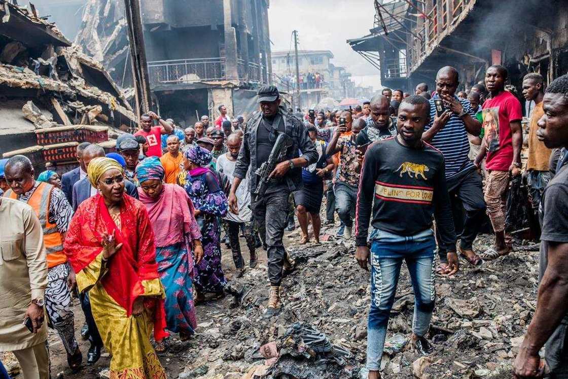 Daga karshe: Buhari ya yi magana a kan fashewa bututun man fetur na Abule-Ado Daga karshe: Buhari ya yi magana a kan fashewa bututun man fetur na Abule-Ado