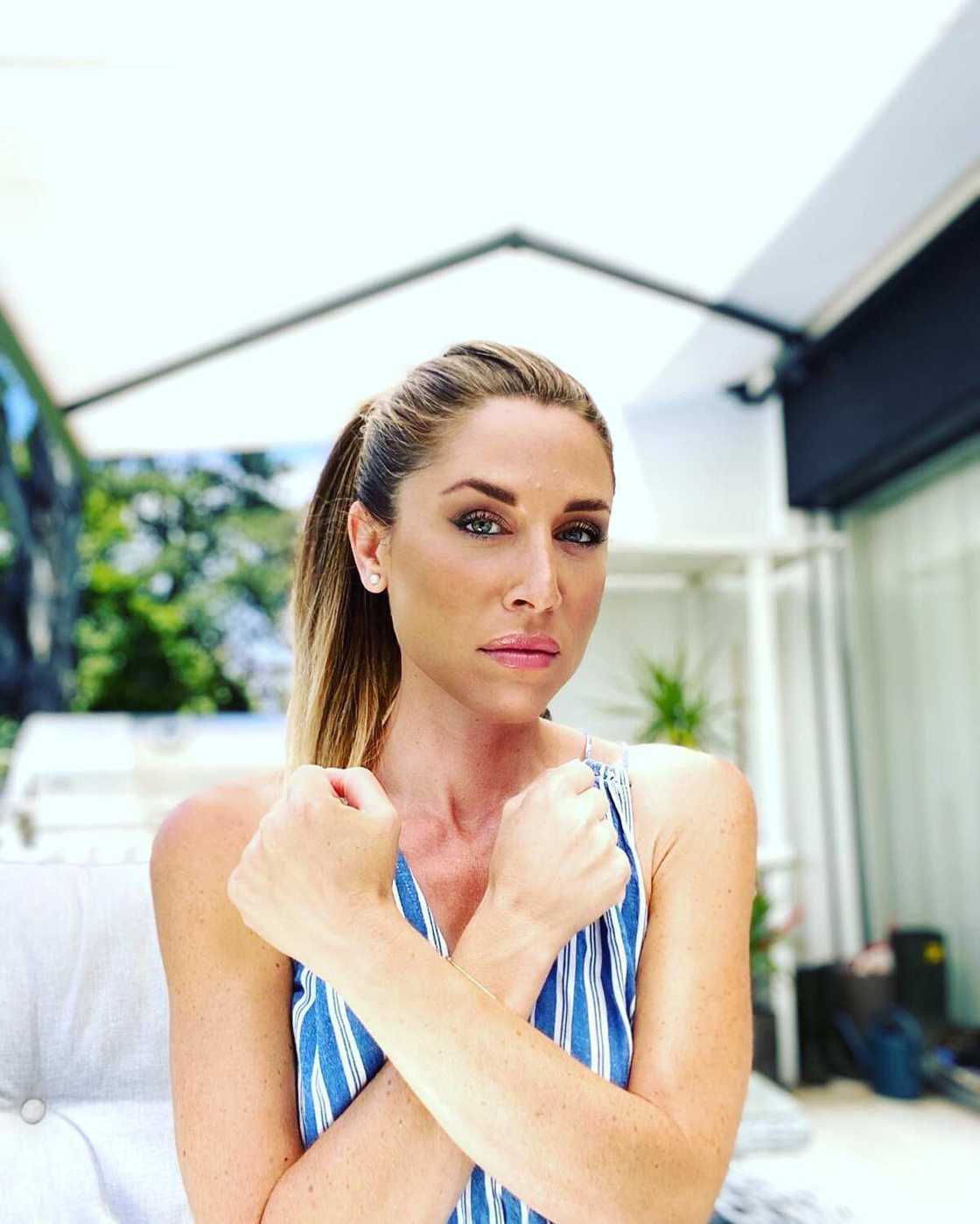 Ema Krusi : la biographie de la youtoubeuse controversée Ema Krusi : la biographie de la youtoubeuse controversée