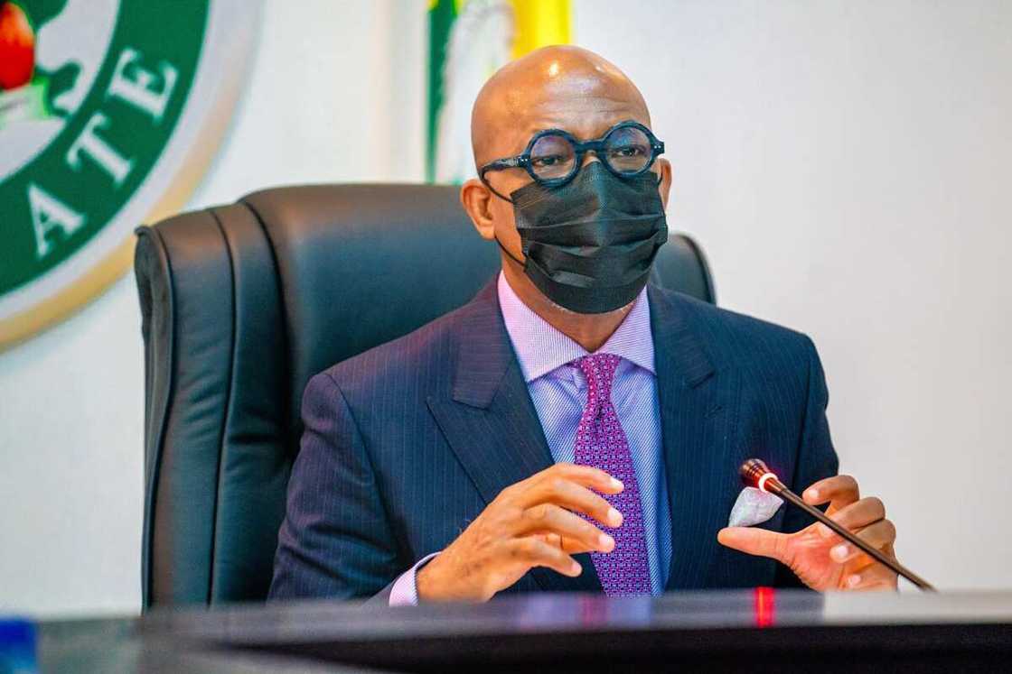 Da duminsa: Gwamna Abiodun da Bankole sun shiga ganawar sirri Da duminsa: Gwamna Abiodun da Bankole sun shiga ganawar sirri