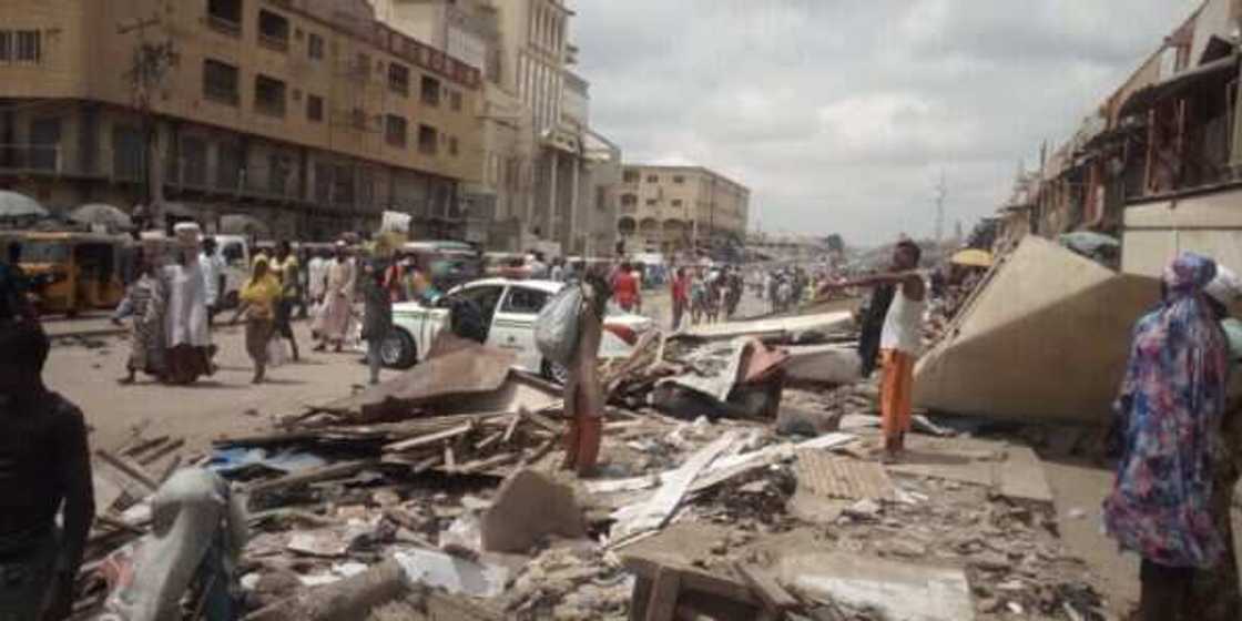 Yadda aka yi rusau a Kasuwar Sabon Gari
Hakkin mallakar hoto; Daily Trust Yadda aka yi rusau a Kasuwar Sabon Gari
Hakkin mallakar hoto; Daily Trust