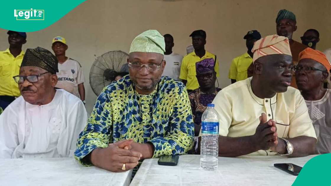The APC leaders in Agege have disagreed with the claim that the candidates for the council's chairman and councillors in the next local government election were hand picked. The APC leaders in Agege have disagreed with the claim that the candidates for the council's chairman and councillors in the next local government election were hand picked.