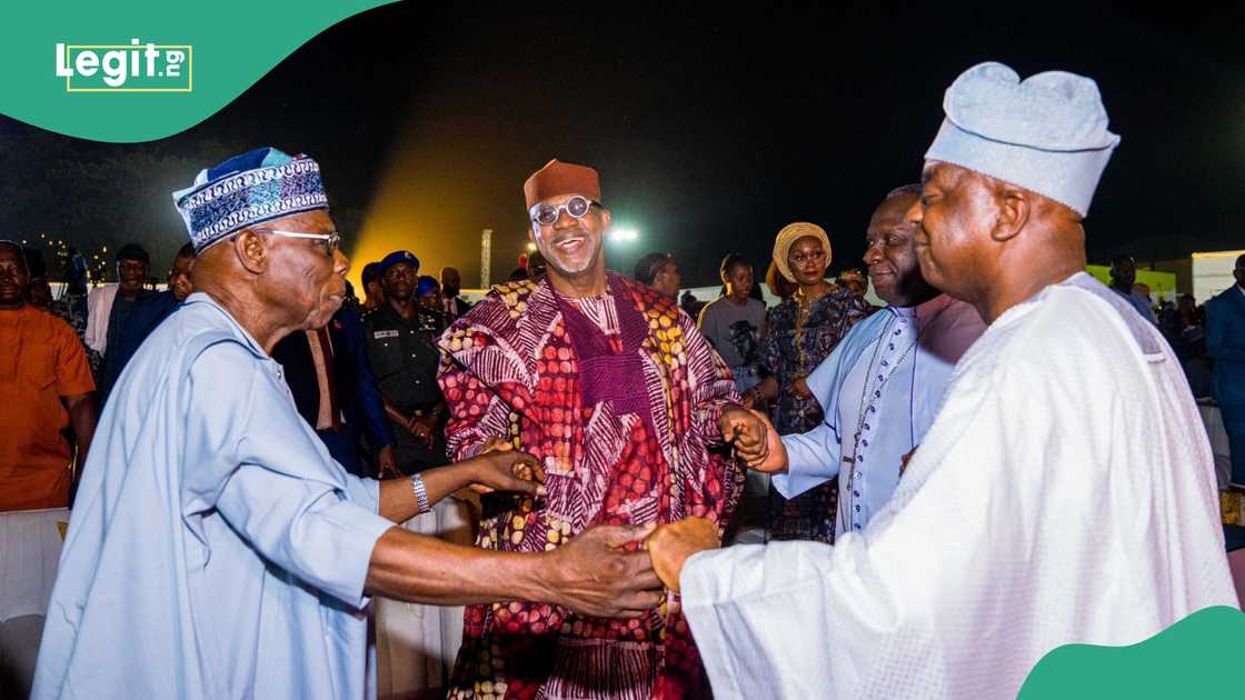 Governor Dapo Abiodun prostrate to greet and welcome Bishop David Oyedepo to Ogun Christmas Carol and Service of Nine Lessons.