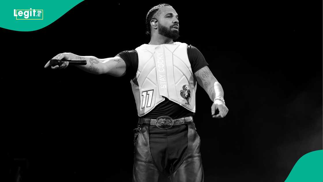 Drake, Seattle Seahawks, New England Patriots, Super Bowl, USA.