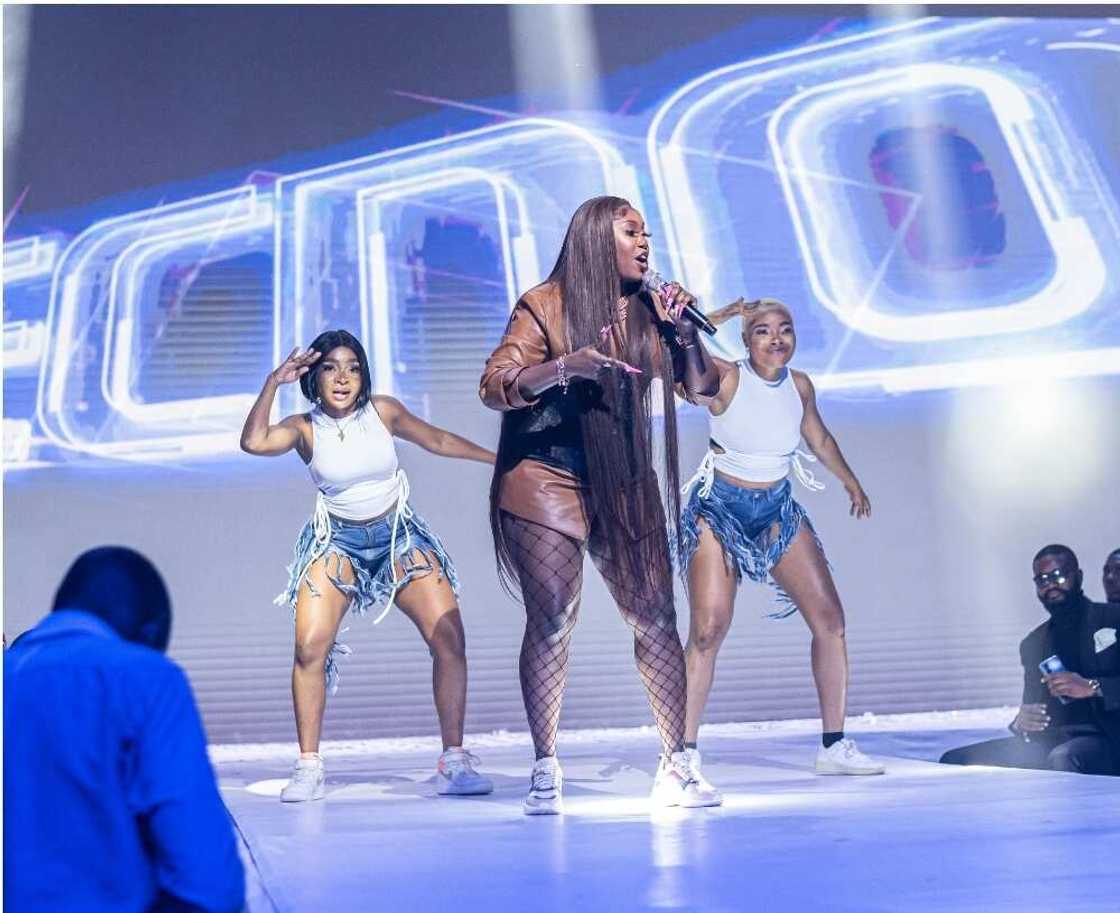 Niniola Thrills Audience with an Outstanding Performance at the TECNO CAMON 19 Launch Niniola Thrills Audience with an Outstanding Performance at the TECNO CAMON 19 Launch