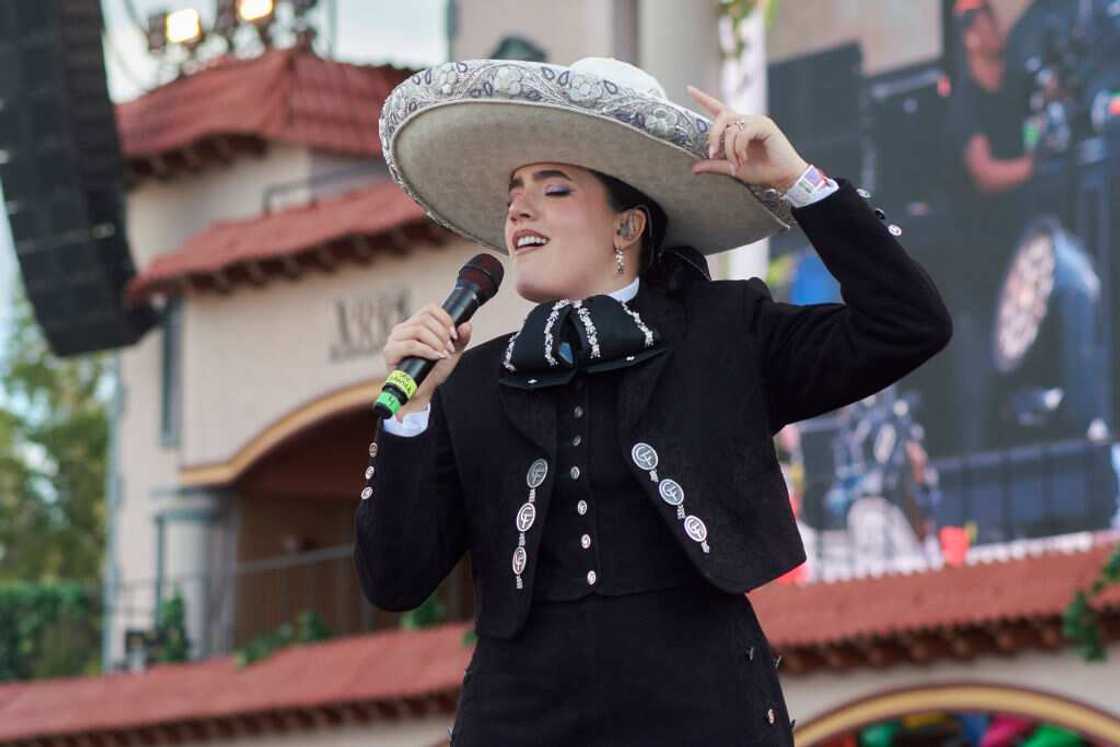 Alejandro Fernandez's daughter Alejandro Fernandez's daughter