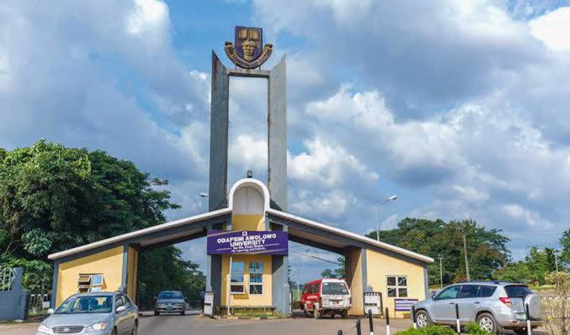 Obafemi Awolowo University's entrance Obafemi Awolowo University's entrance