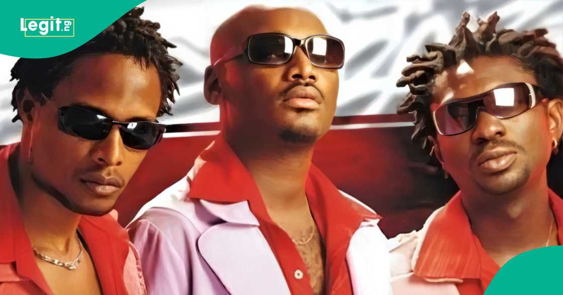 Nigerian singer Faze appreciates 2baba and blackface in an Instagram post. Nigerian singer Faze appreciates 2baba and blackface in an Instagram post.