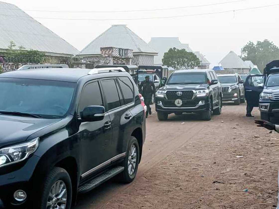 Yanzu-yanzu: Gwamnan Nasarawa, Sarkin Lafiya sun ziyarci Sanusi a Awe Yanzu-yanzu: Gwamnan Nasarawa, Sarkin Lafiya sun ziyarci Sanusi a Awe