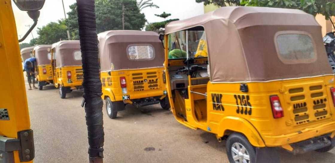 Direban NAPEP ya shiga hannu yayin da ya yi garkuwa da kansa, ya nemi kudin fansa Direban NAPEP ya shiga hannu yayin da ya yi garkuwa da kansa, ya nemi kudin fansa