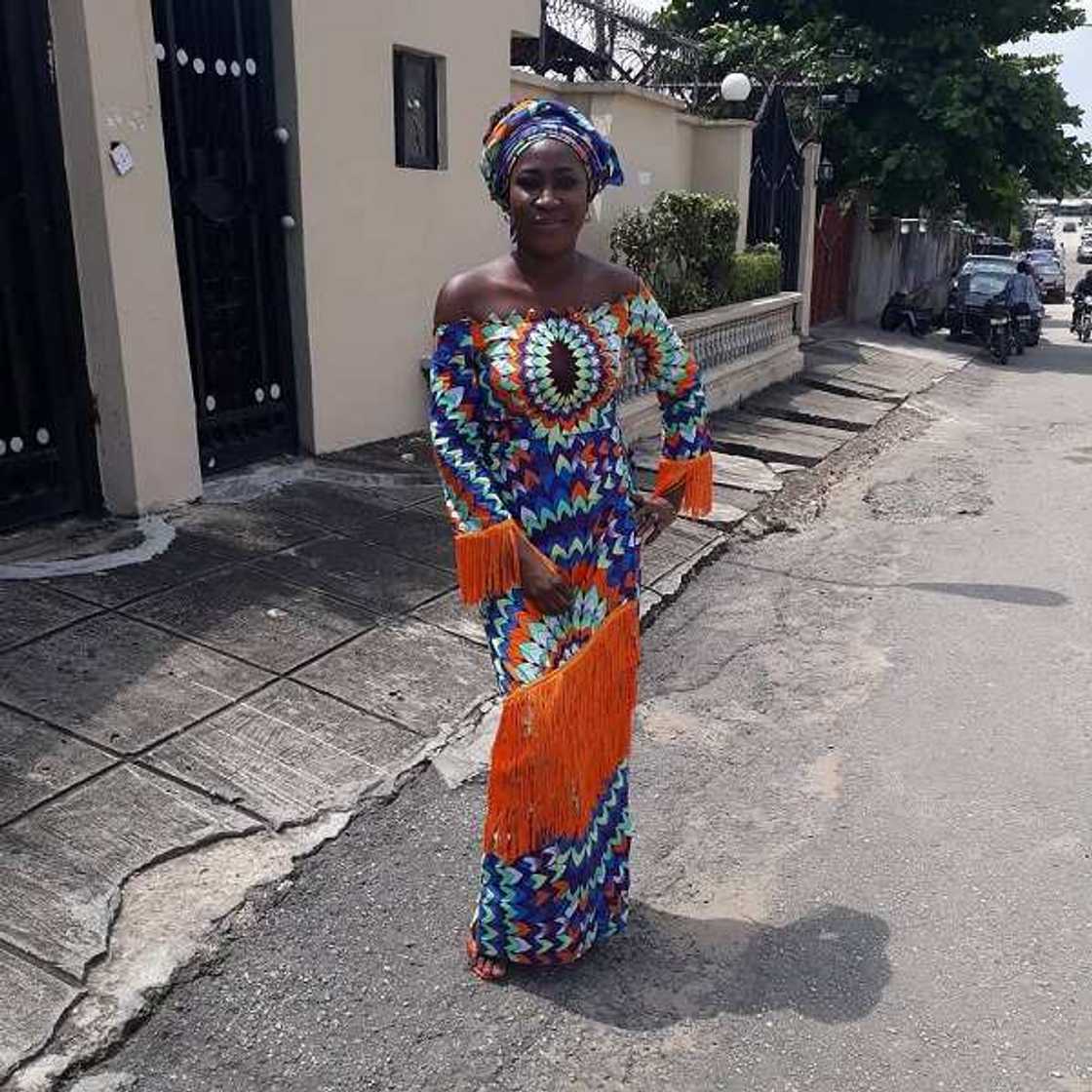Off-shoulder maxi gown trendy in 2019 Off-shoulder maxi gown trendy in 2019