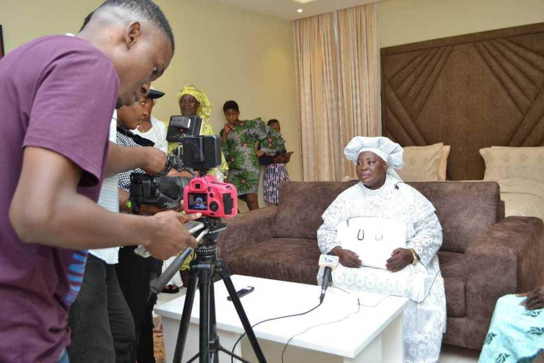 Philantropist Prince Kazeem Eletu Odibo Gifts Mother A Brand New House In Grand Style