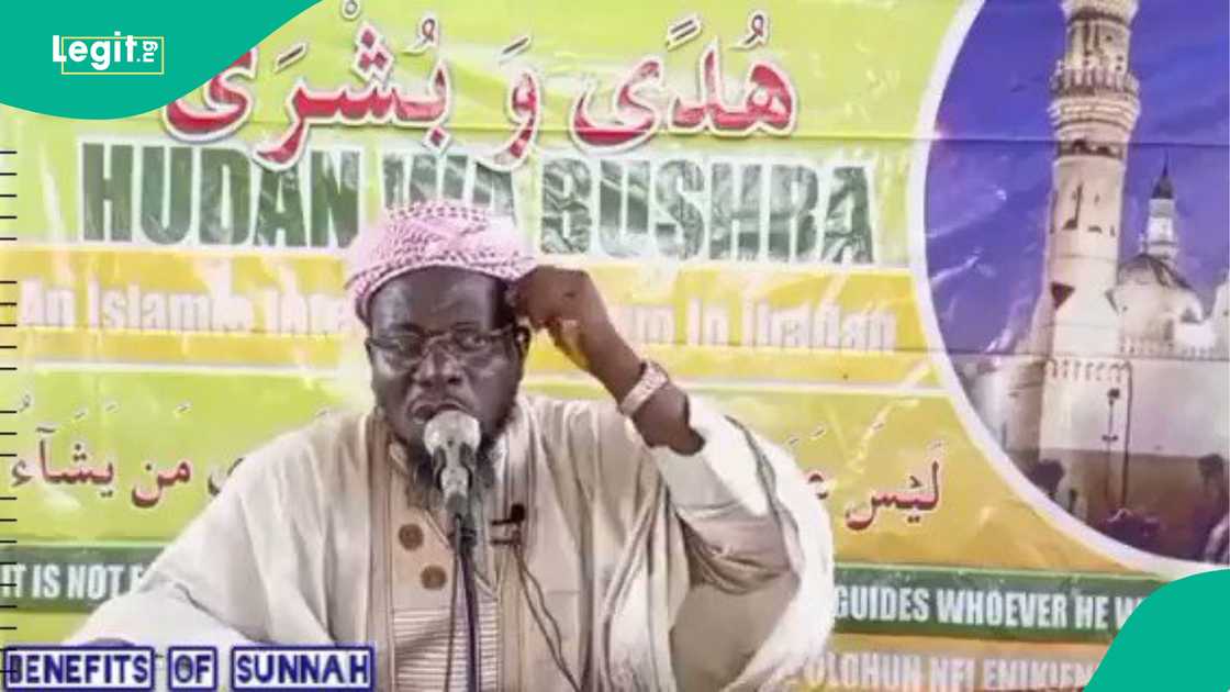 Ilorin indigenes offended by Sheikh Sharafdeen Raji Gbadebo's action. Ilorin indigenes offended by Sheikh Sharafdeen Raji Gbadebo's action.