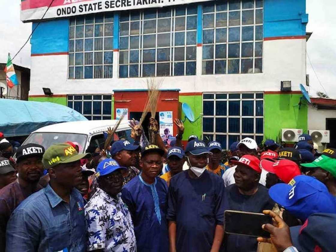 Ondo 2020: Akeredolu ya kara samun karfi yayinda shugaban ZLP da mambobin jam’iyyar suka koma APC Ondo 2020: Akeredolu ya kara samun karfi yayinda shugaban ZLP da mambobin jam’iyyar suka koma APC
