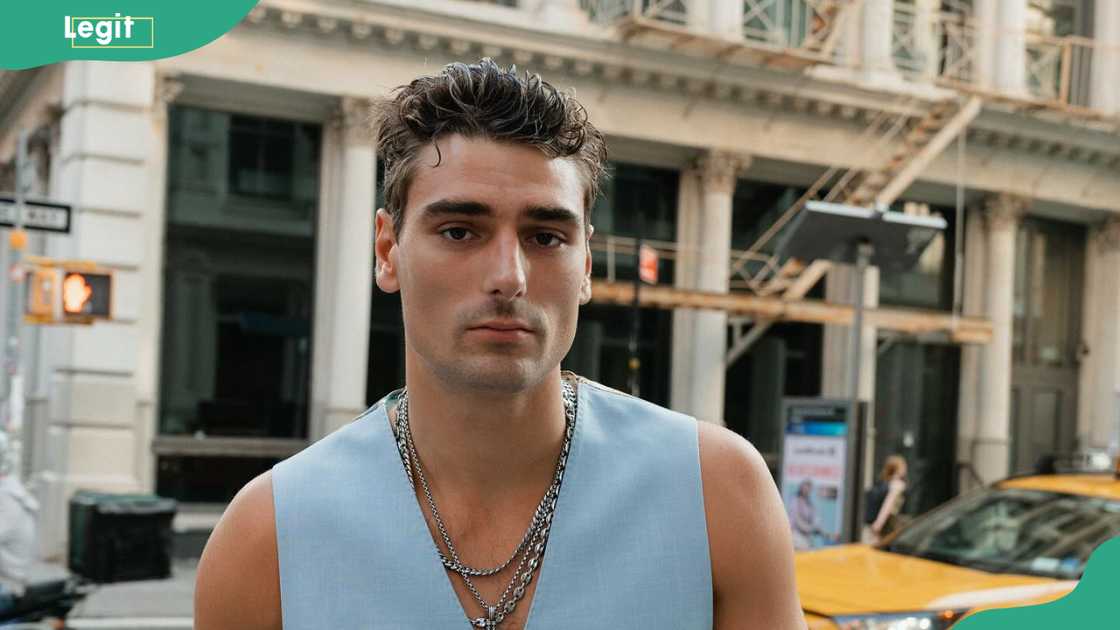Austin Shepard outside storefronts in New York City Austin Shepard outside storefronts in New York City