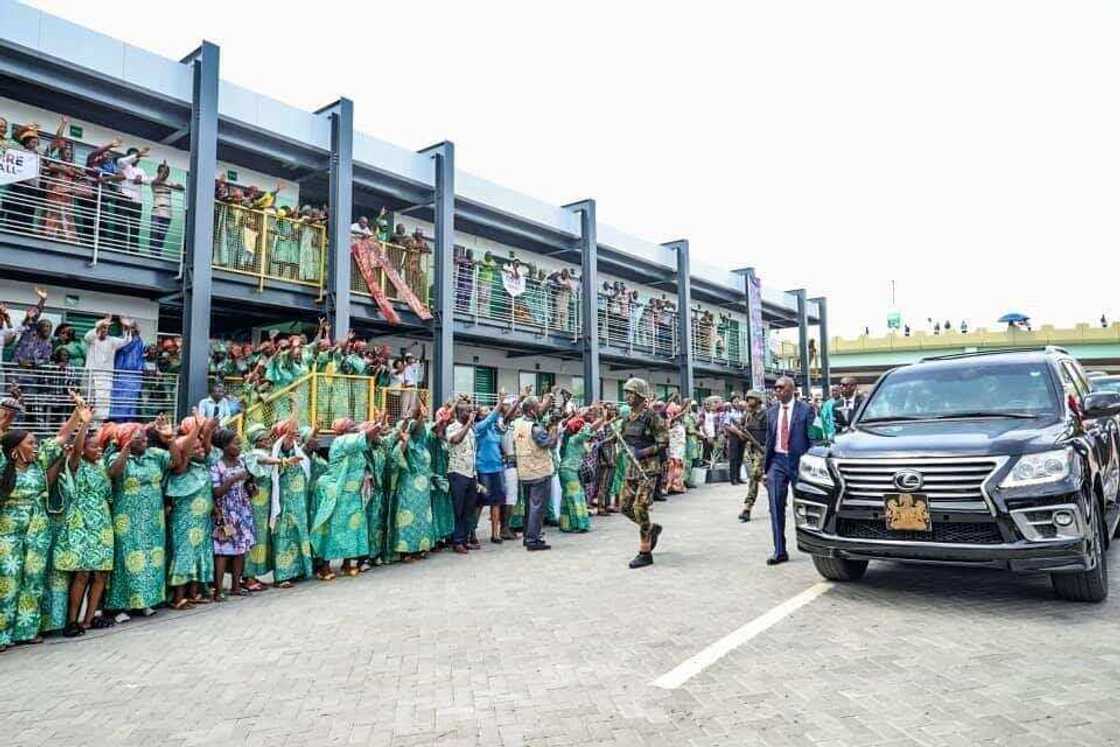 Hotunan ayyukan da Buhari ya kaddamar a jihar Ogun Hotunan ayyukan da Buhari ya kaddamar a jihar Ogun