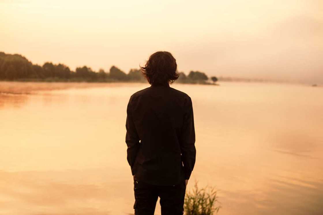 Gamma male traits Gamma male traits