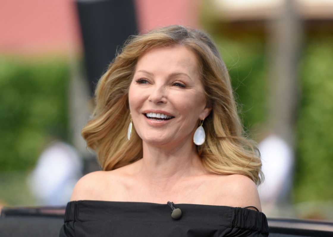 Cheryl Ladd visits "Extra" at Universal Studios Hollywood Cheryl Ladd visits "Extra" at Universal Studios Hollywood