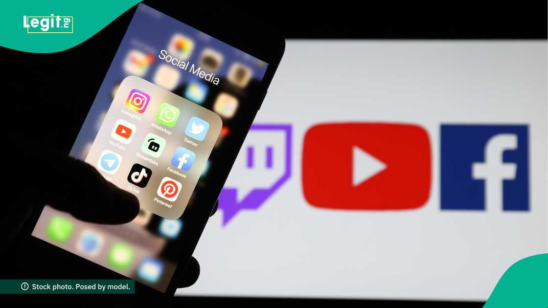 An toshe shafukan Facebook, YouTube a Rasha