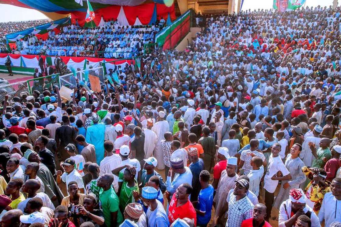 Kamfen: Taron yakin neman zaben Buhari a Damaturu ya bayar da mamaki, hotuna Kamfen: Taron yakin neman zaben Buhari a Damaturu ya bayar da mamaki, hotuna