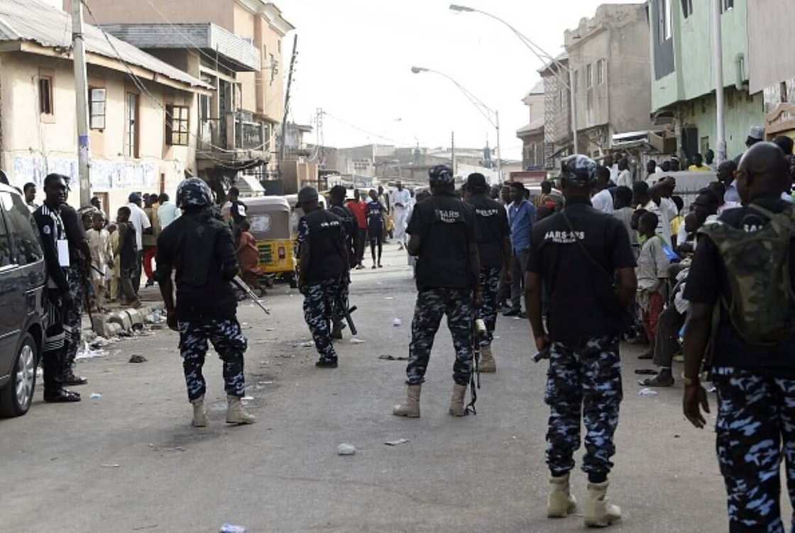 Tashin hankali: 'Yan daba sun fi karfin 'yan sanda, sun kone ofishinsu a Sokoto Tashin hankali: 'Yan daba sun fi karfin 'yan sanda, sun kone ofishinsu a Sokoto