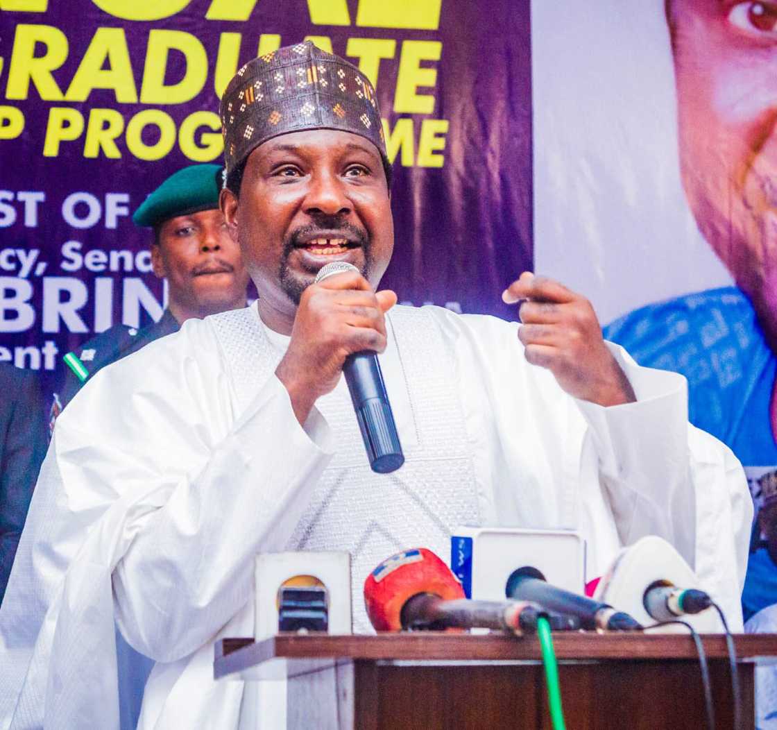 Sanata Barau ya nuna damuwa kan harin 'yan bindiga a Kano Sanata Barau ya nuna damuwa kan harin 'yan bindiga a Kano