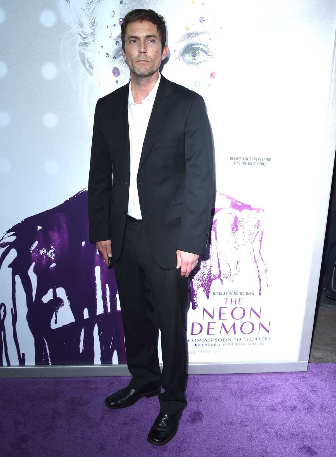 How tall is Desmond Harrington? How tall is Desmond Harrington?