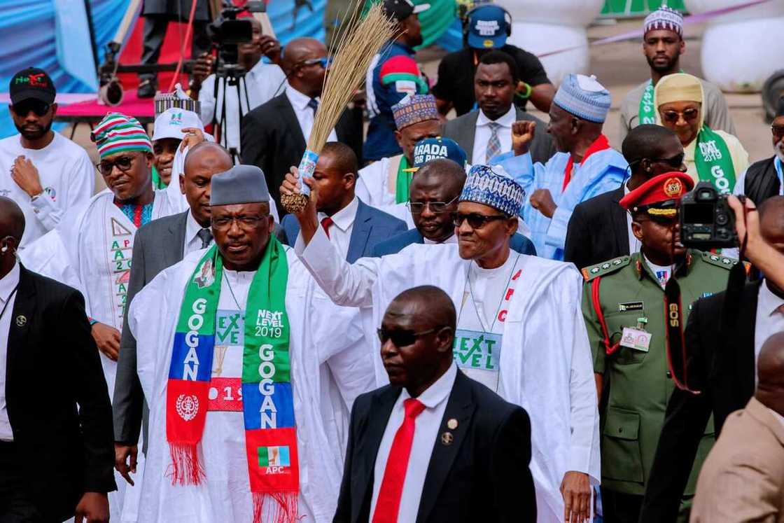 Yayin isowar shugaba Buhari filin taro na Eagle Square Yayin isowar shugaba Buhari filin taro na Eagle Square