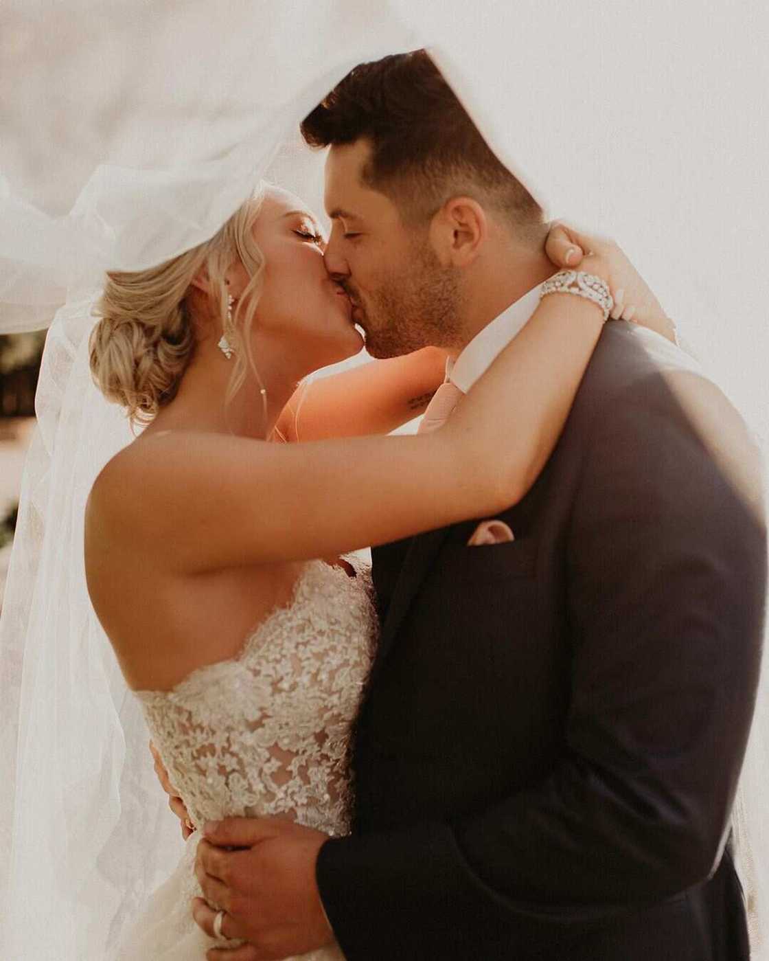 Baker Mayfield married Baker Mayfield married