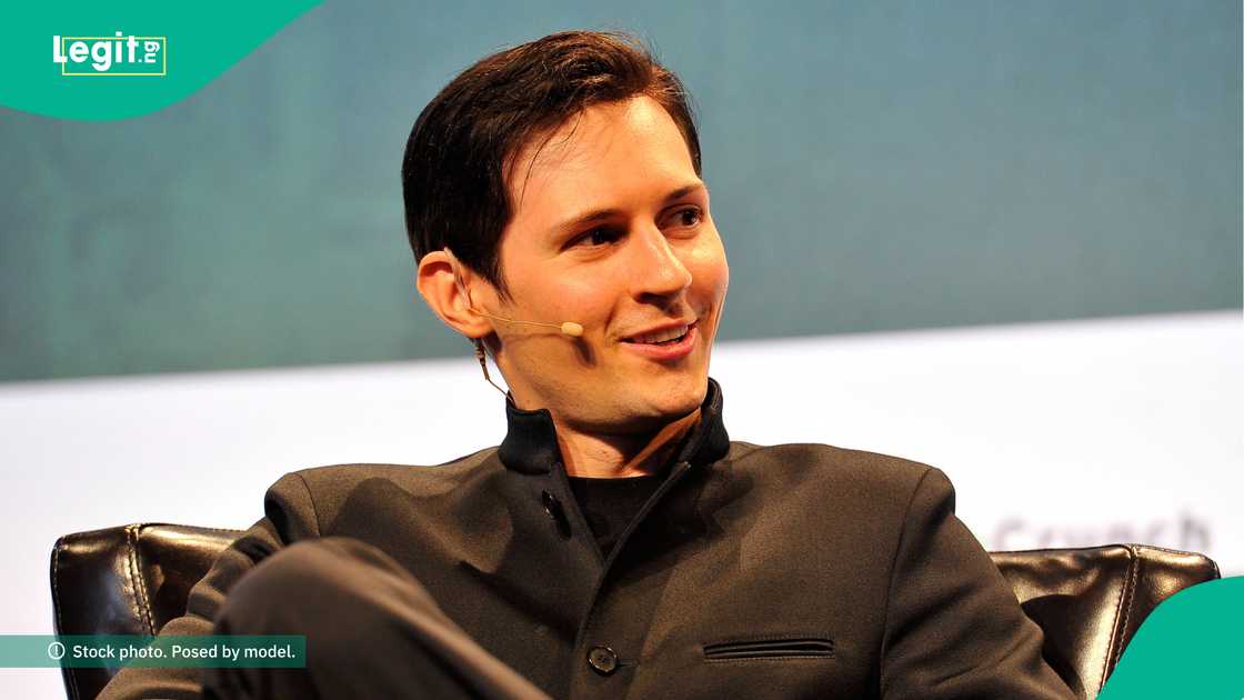 Durov ya taba barin Rasha a shekarar 2014 bayan ya ki amincewa da bukatar gwamnati ta rufe shafukan 'yan adawa. Durov ya taba barin Rasha a shekarar 2014 bayan ya ki amincewa da bukatar gwamnati ta rufe shafukan 'yan adawa.