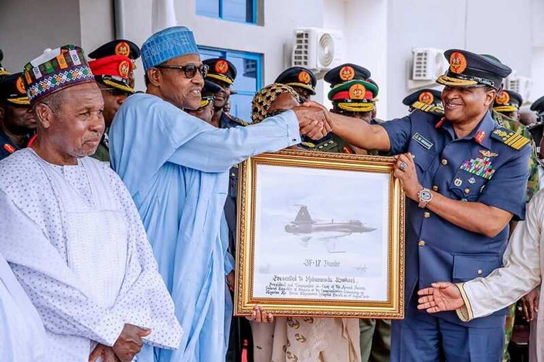 Hotunan sabuwar asibitin NAF da Buhari ya kaddamar a Daura Hotunan sabuwar asibitin NAF da Buhari ya kaddamar a Daura