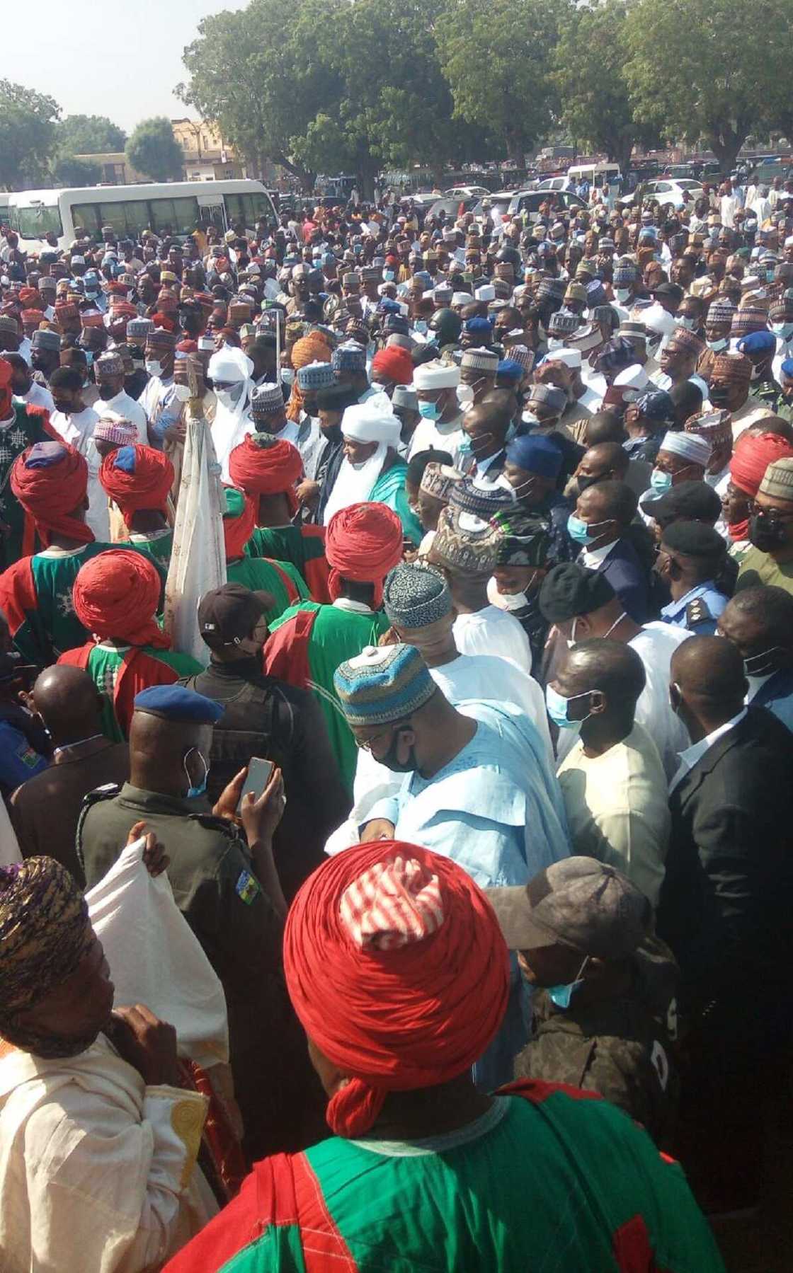 Labari Da Dumi-Dumi: An yi jana'izar Sani Dangote a Kano Labari Da Dumi-Dumi: An yi jana'izar Sani Dangote a Kano