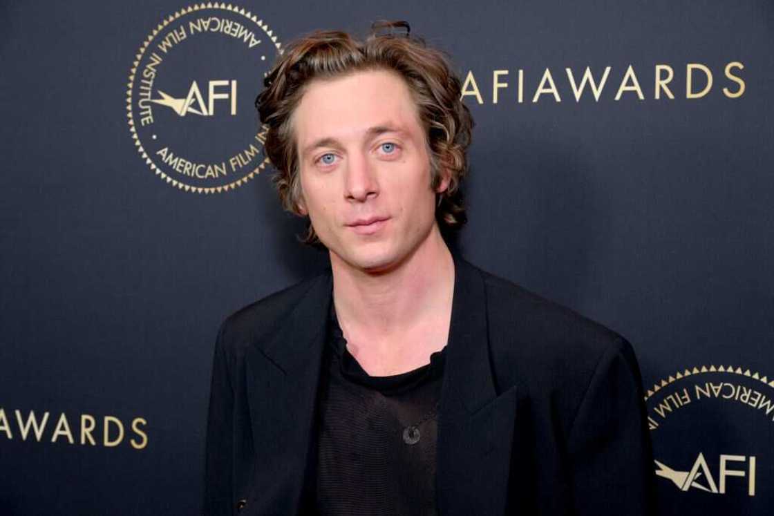 Jeremy Allen White at Four Seasons Hotel Los Angeles Jeremy Allen White at Four Seasons Hotel Los Angeles