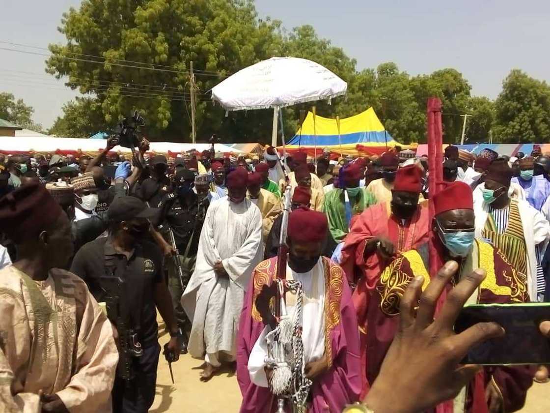 Shagalin bikin nadin sarautar sabon Sarkin Bama (Hotuna) Shagalin bikin nadin sarautar sabon Sarkin Bama (Hotuna)