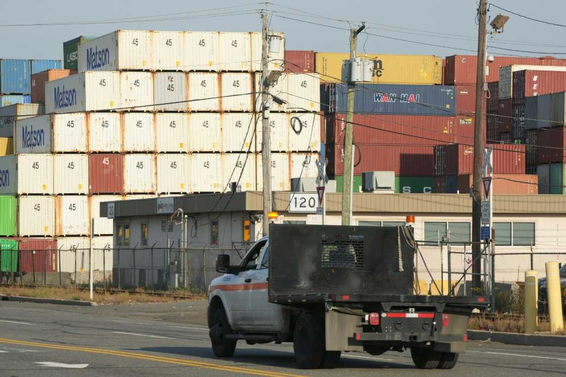 The US trade deficit grew by 19.2 percent in September, according to government figures The US trade deficit grew by 19.2 percent in September, according to government figures
