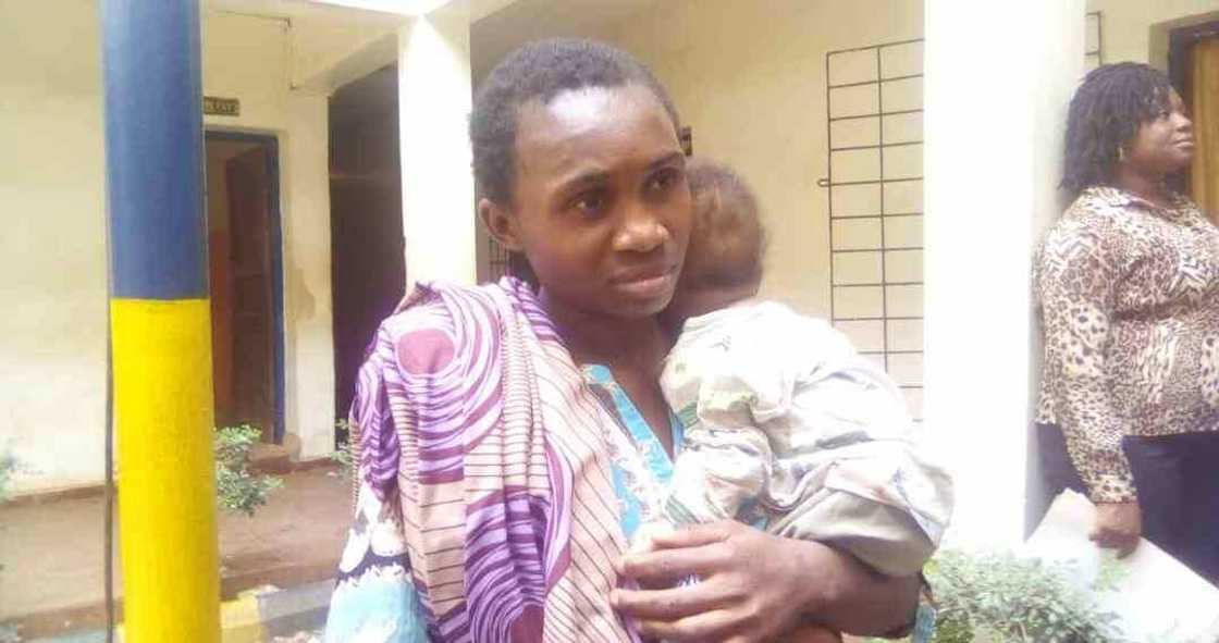 Photo of strange Nigerian woman who tried to sell her baby for N40k emerges Photo of strange Nigerian woman who tried to sell her baby for N40k emerges