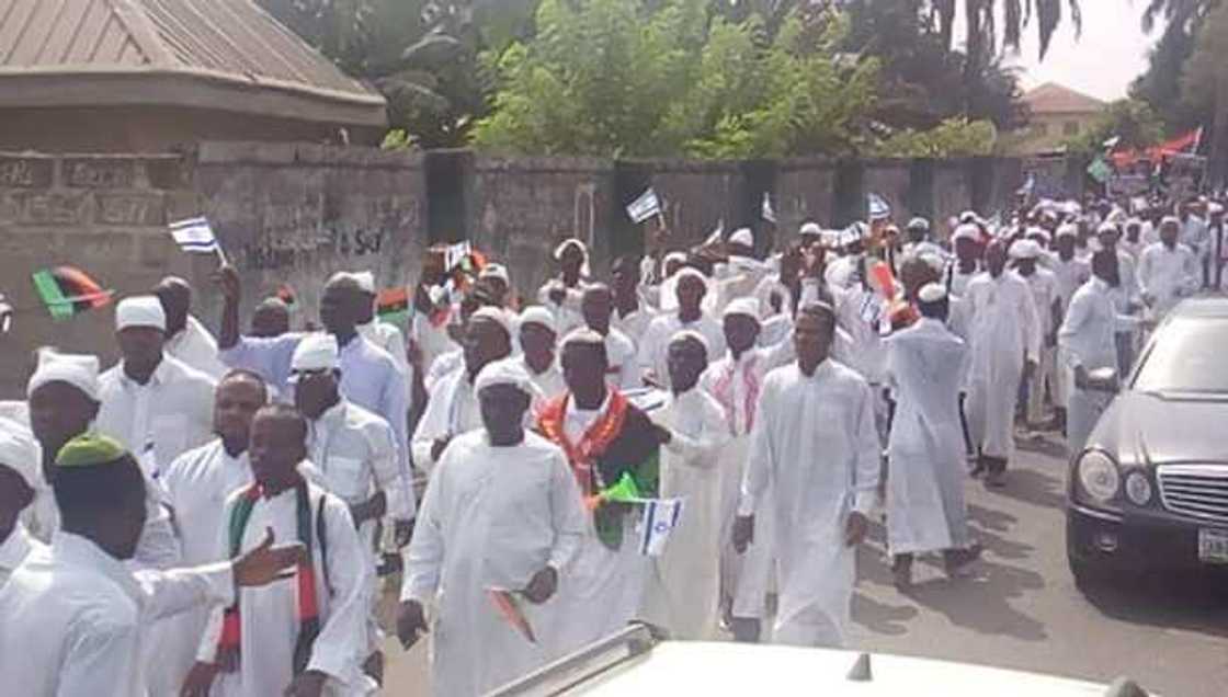 Daruruwan Yahudawa sun gudanar da zanga-zanga a jihar Abia, hotuna Daruruwan Yahudawa sun gudanar da zanga-zanga a jihar Abia, hotuna