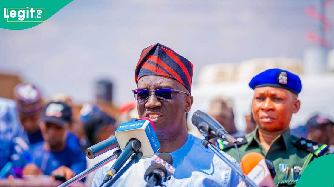 Okpebholo addresses Edo cabinet members as he urges loyalty to President Bola Tinubu. Okpebholo addresses Edo cabinet members as he urges loyalty to President Bola Tinubu.