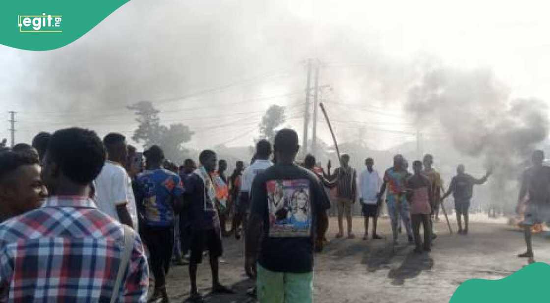 Mazauna Kaduna sun fito sun yi zanga-zanga kan hare-haren 'yan bindiga Mazauna Kaduna sun fito sun yi zanga-zanga kan hare-haren 'yan bindiga