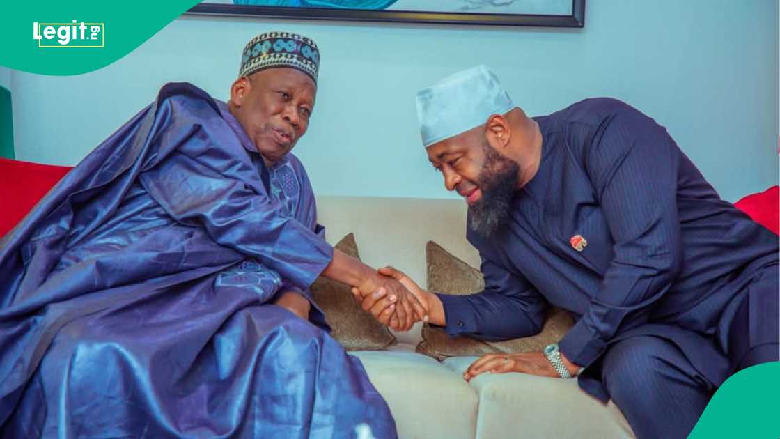 Ganduje ya ziyar Gwamna Bago a jihar Neja Ganduje ya ziyar Gwamna Bago a jihar Neja