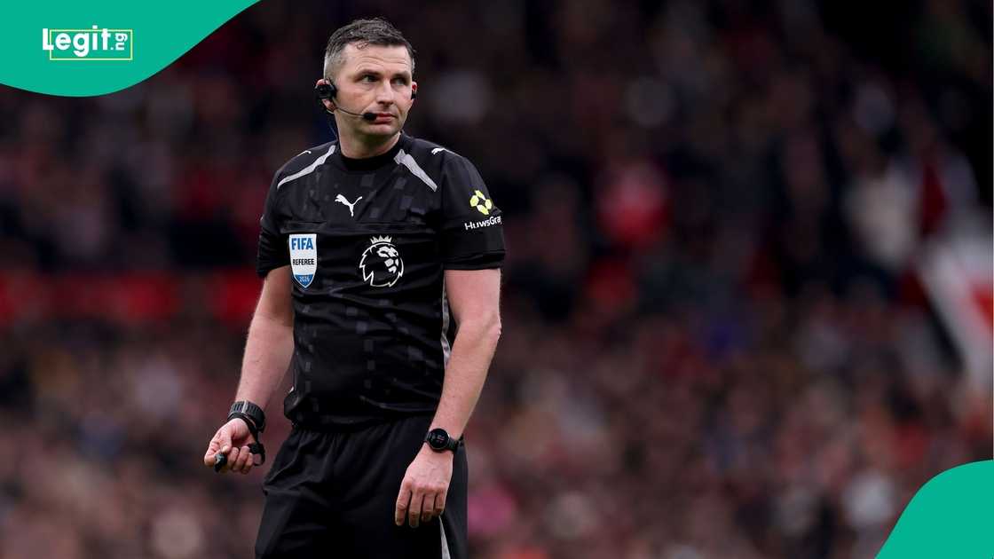 Referee, Michael Oliver, Premier League, Manchester United, Tottenham Hotspur, Old Trafford, England. Referee, Michael Oliver, Premier League, Manchester United, Tottenham Hotspur, Old Trafford, England.