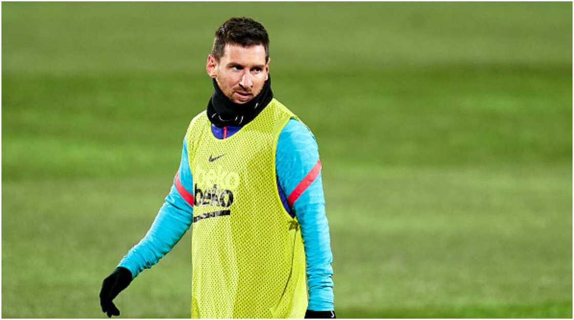 Lionel Messi: PSG present Argentine with odd contract to beat Man City to transfer Lionel Messi: PSG present Argentine with odd contract to beat Man City to transfer