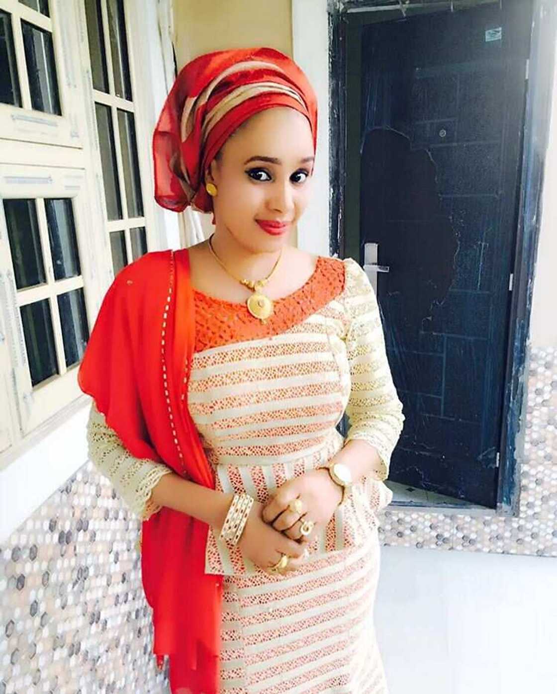 Hotuna: Tsofaffin jaruman Kannywood mata guda 15 da suka dawo harkar fim bayan mutuwar auren su Hotuna: Tsofaffin jaruman Kannywood mata guda 15 da suka dawo harkar fim bayan mutuwar auren su