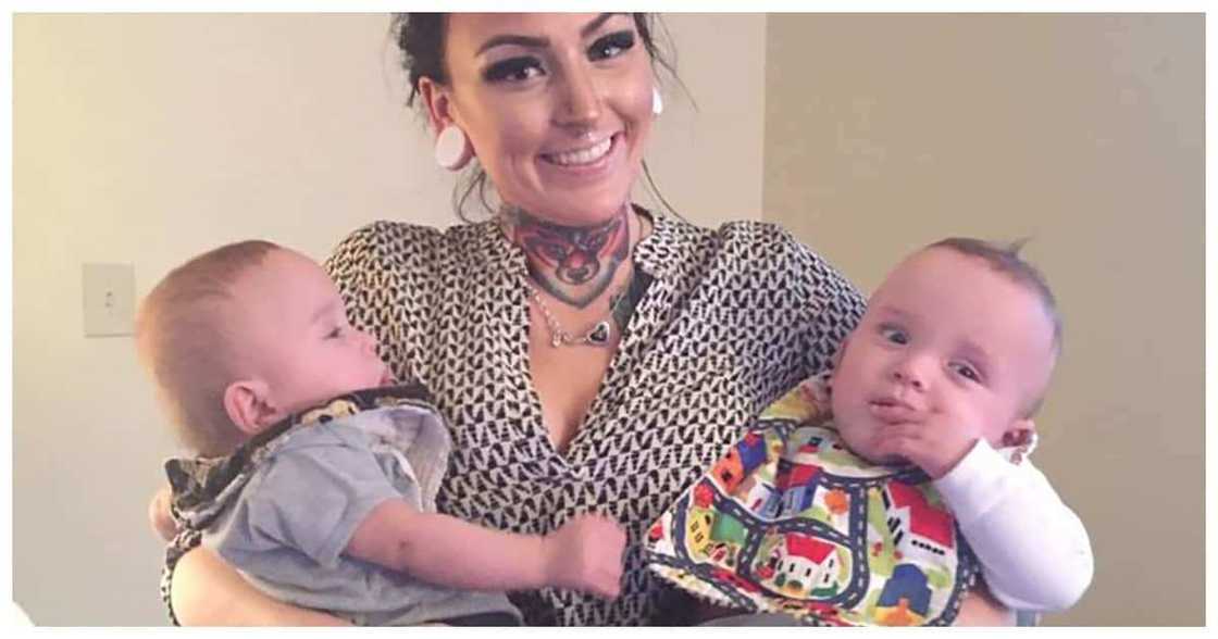 Heroic mother dies saving her 5-year-old twins during car crash Heroic mother dies saving her 5-year-old twins during car crash