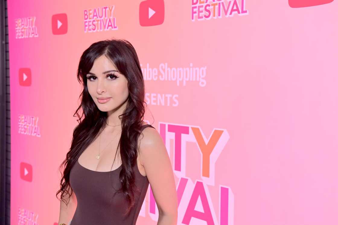 SSSniperWolf attends the YouTube Shopping presents Beauty Festival SSSniperWolf attends the YouTube Shopping presents Beauty Festival